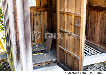 Tachikawa City, Tokyo Kawagoe Road Ryokuchi Kominkaen Tachikawa City Designated Tangible Cultural Property Kobayashi Family Toilet 85194062