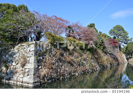 姬路城（世界遺產）天守閣和護城河 85194196