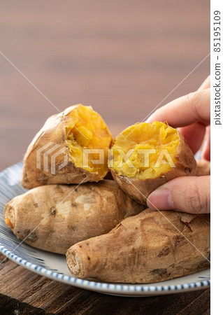 Roasted sweet potato Roasted sweet potato Taiwan snacks Roasted sweet potato 焼き芋 焼きいも Roasted sweet potato Roasted sweet potato Taiwan snacks Roasted sweet potato 焼き芋 焼きいも 85195109