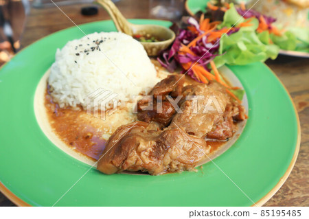 stewed pork ,pork with rice and  sauce 85195485