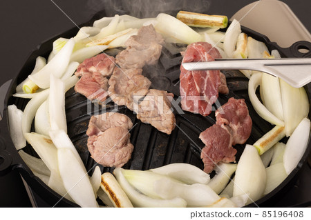 Genghis Khan (raw lamb shoulder loin) Genghis Khan (raw lamb shoulder loin) 85196408