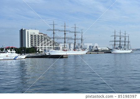 從停泊在神戶港的“Nippon Maru”和“Kaiwo Maru”美利堅公園 85198397