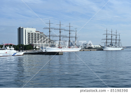 從停泊在神戶港的“Nippon Maru”和“Kaiwo Maru”美利堅公園 85198398