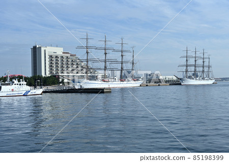從停泊在神戶港的“Nippon Maru”和“Kaiwo Maru”美利堅公園 85198399