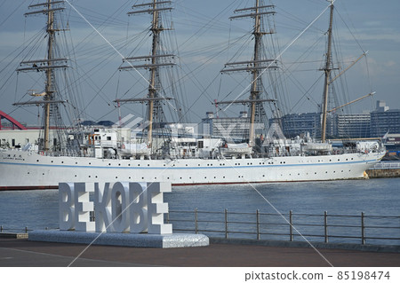 從停泊在神戶港的“Nippon Maru”和“Kaiwo Maru”美利堅公園 85198474