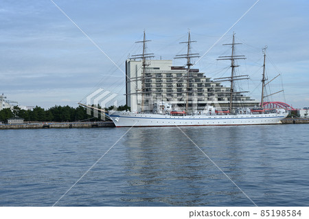 From "Nippon Maru" and "Kaiwo Maru" Meriken Park anchored at Kobe Port From "Nippon Maru" and "Kaiwo Maru" Meriken Park anchored at Kobe Port 85198584