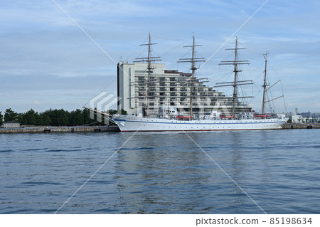 從停泊在神戶港的“Nippon Maru”和“Kaiwo Maru”美利堅公園 85198634