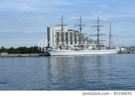 從停泊在神戶港的“Nippon Maru”和“Kaiwo Maru”美利堅公園 85198645
