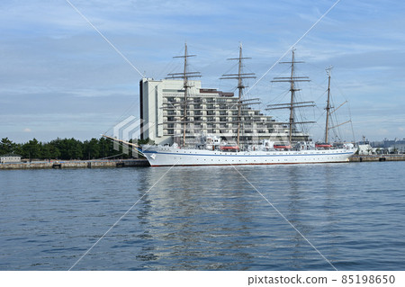 從停泊在神戶港的“Nippon Maru”和“Kaiwo Maru”美利堅公園 85198650