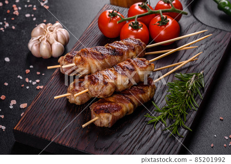 A delicious dish of pork mince wrapped with delicious pieces of bacon 85201992