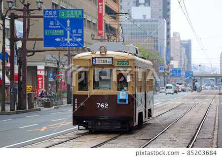 Hiroshima Electric Railway tram 08 750 type 762 85203684