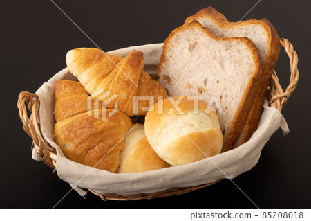 Breakfast bread (croissant barter roll walnut bread) Breakfast bread (croissant barter roll walnut bread) 85208018