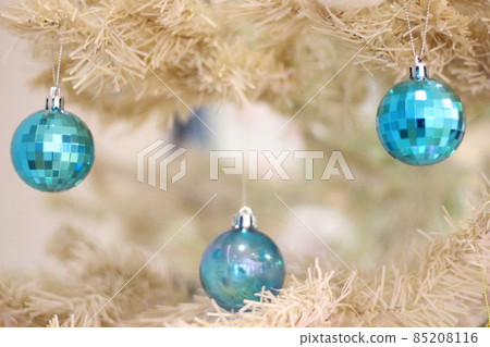 閃閃發光的藍色聖誕樹裝飾品 85208116