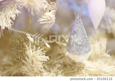 讓我們把聖誕樹裝飾得很漂亮 85208118