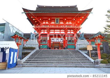 The tower of Fushimi-Inari Taisha Shrine The tower of Fushimi-Inari Taisha Shrine 85211145