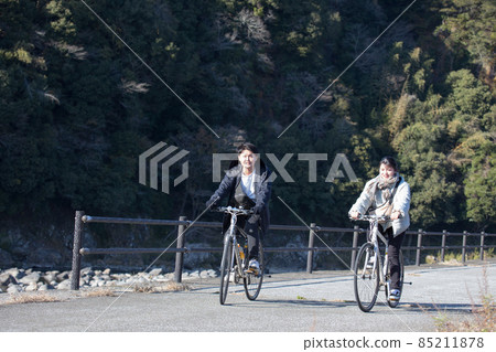 騎自行車的人 騎自行車的人 85211878