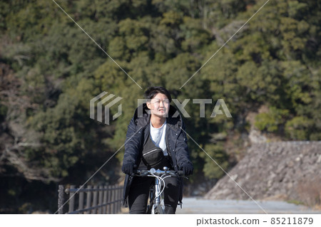 騎自行車的人 騎自行車的人 85211879
