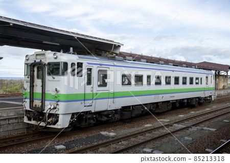 [Format photo] JR Hokkaido Kiha 40 series railcar at Mori Station 85213318