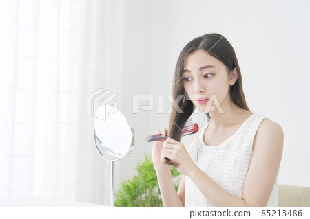 Female brushing Female brushing 85213486