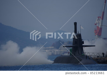 停泊處的潛艇③ 85213661