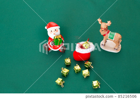 微型聖誕老人,靴子,馴鹿桌照片 微型聖誕老人,靴子,馴鹿桌照片 85216506
