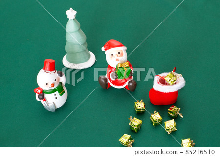 微型聖誕老人,靴子,雪人,聖誕樹桌照片 微型聖誕老人,靴子,雪人,聖誕樹桌照片 85216510
