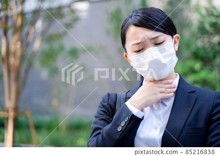 Female in a suit, job hunting, poor physical condition Female in a suit, job hunting, poor physical condition 85216838