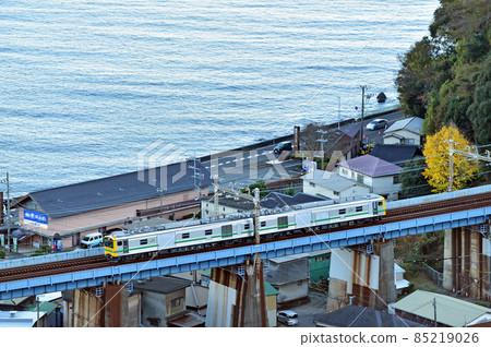 Tokaido Main Line Nefugawa-Hayakawa JR East E493 series 01 formation (Tokyo) Tokaido Main Line Nefugawa-Hayakawa JR East E493 series 01 formation (Tokyo) 85219026