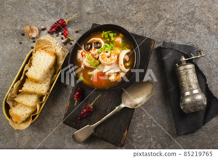 Bowl of fresh seafood soup, soup with aroma spice 85219765