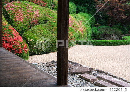 【瀨戶內33觀音聖地】從岡山縣高橋市北條綠寺的陽台望去的小月13號花圃 85220545