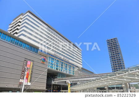 [福岡縣]晴空下的JR小倉站南口 85222329