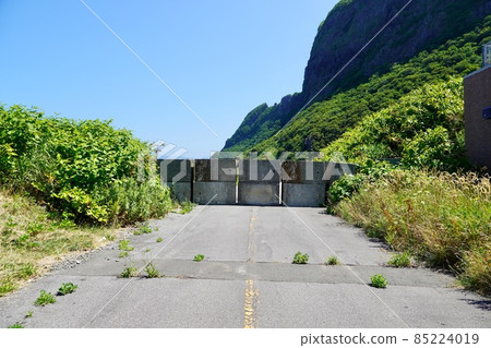 封閉道路的圖像 85224019