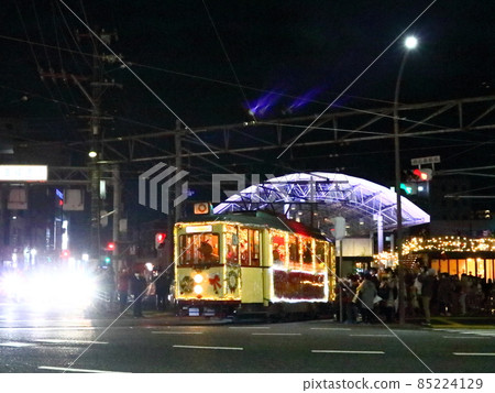 Hiroshima Electric Railway and Hanover Train running in Hiroshima City Hiroshima Electric Railway and Hanover Train running in Hiroshima City 85224129