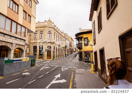 Cozy streets of La Orotava on a cloudy day, Tenerife Cozy streets of La Orotava on a cloudy day, Tenerife 85224837