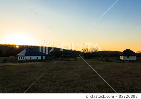 Ancient traditional ukrainian rural clay houses in authentic Cossack farm in Stetsivka village in Cherkasy region, Ukraine 85226898