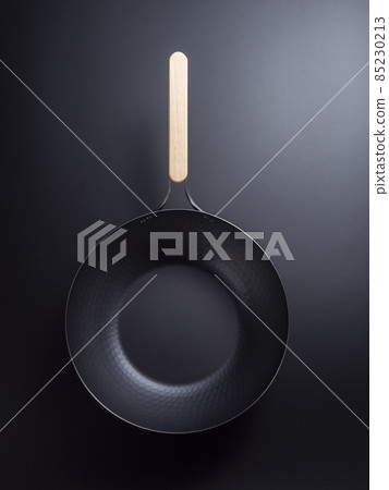 IH compatible wok 85230213