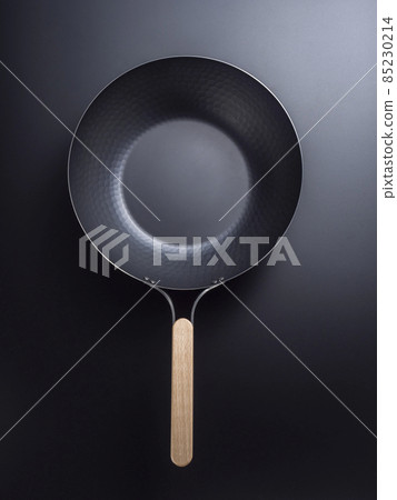 IH compatible wok 85230214