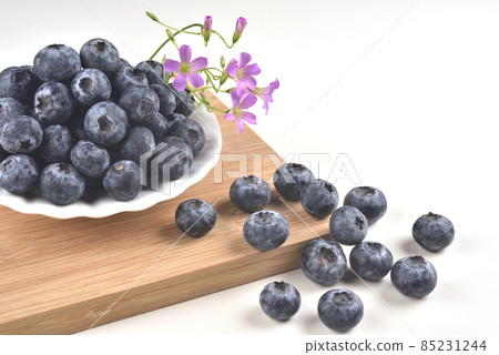 Fresh blueberry food shot in the studio 85231244