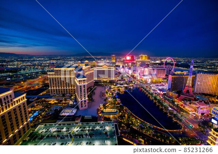 拉斯維加斯酒店街道夜間鳥瞰圖 拉斯維加斯酒店街道夜間鳥瞰圖 85231266