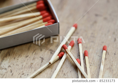 Box match Safety match Box match Safety match 85233173