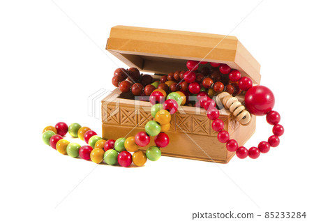 isolated on white vintage wooden necklace in box isolated on white vintage wooden necklace in box 85233284