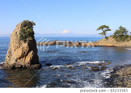 Scenery of Akiya Tateishi and Mt. Fuji in Tateishi Park on the Miura Peninsula 85233565