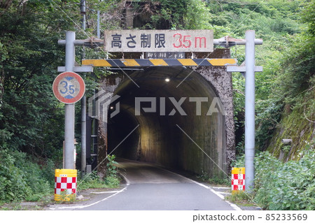 Former Hokuriku Main Line Yanagase Tunnel Shiga Prefecture side Former Hokuriku Main Line Yanagase Tunnel Shiga Prefecture side 85233569