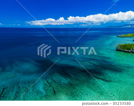 [Okinawa / Aerial] Aerial view of the blue reef around Apogama on the west coast of Okinawa ⑪ 85233580