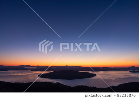 Bihoro通行證藍色時刻的黎明 85233876