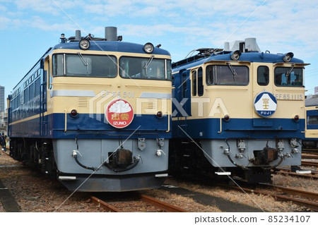 停在車站的EF65型電力機車 停在車站的EF65型電力機車 85234107
