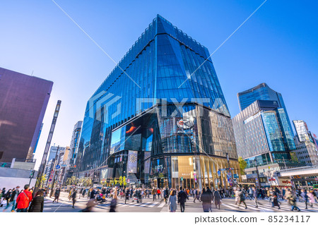 日本東京城市景觀 Omicron 股票稱霸世界。銀座有很多人。水邊的對策是漏勺……又是噩夢=18日 85234117