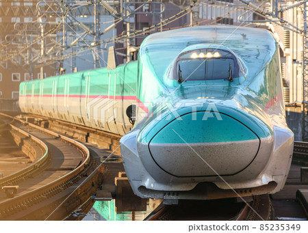 Tohoku Shinkansen E5 series that turns a curve Tohoku Shinkansen E5 series that turns a curve 85235349