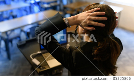 尷尬的 事業女性 商務女性 85235866