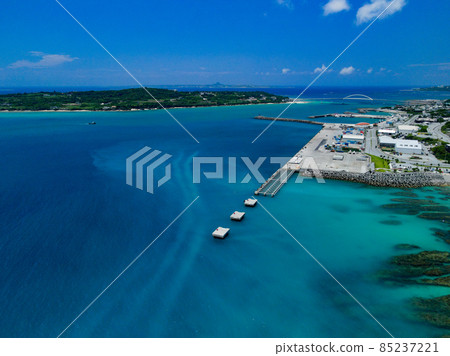 [沖繩 / 航拍] 本部港、大猩猩印章和藍葉的鳥瞰圖② 85237221